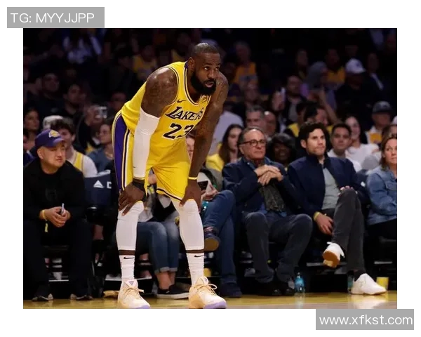 詹姆斯封盖乔治，湖人击败快船重夺榜首